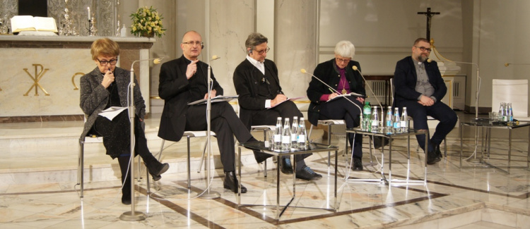 Debata o zadaniach Kościoła w Europie